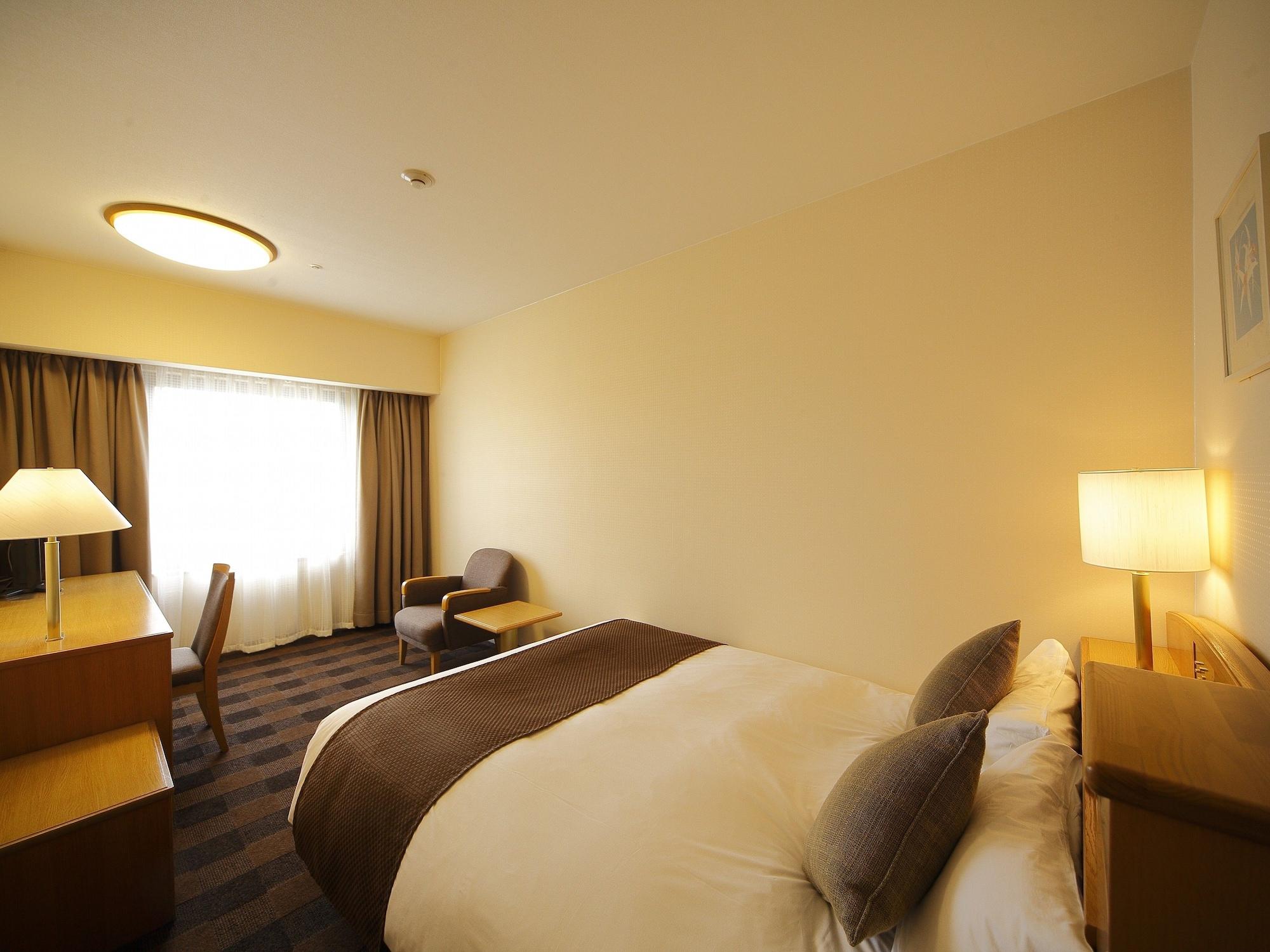 Hotel Granvia Wakayama Buitenkant foto A room at the hotel