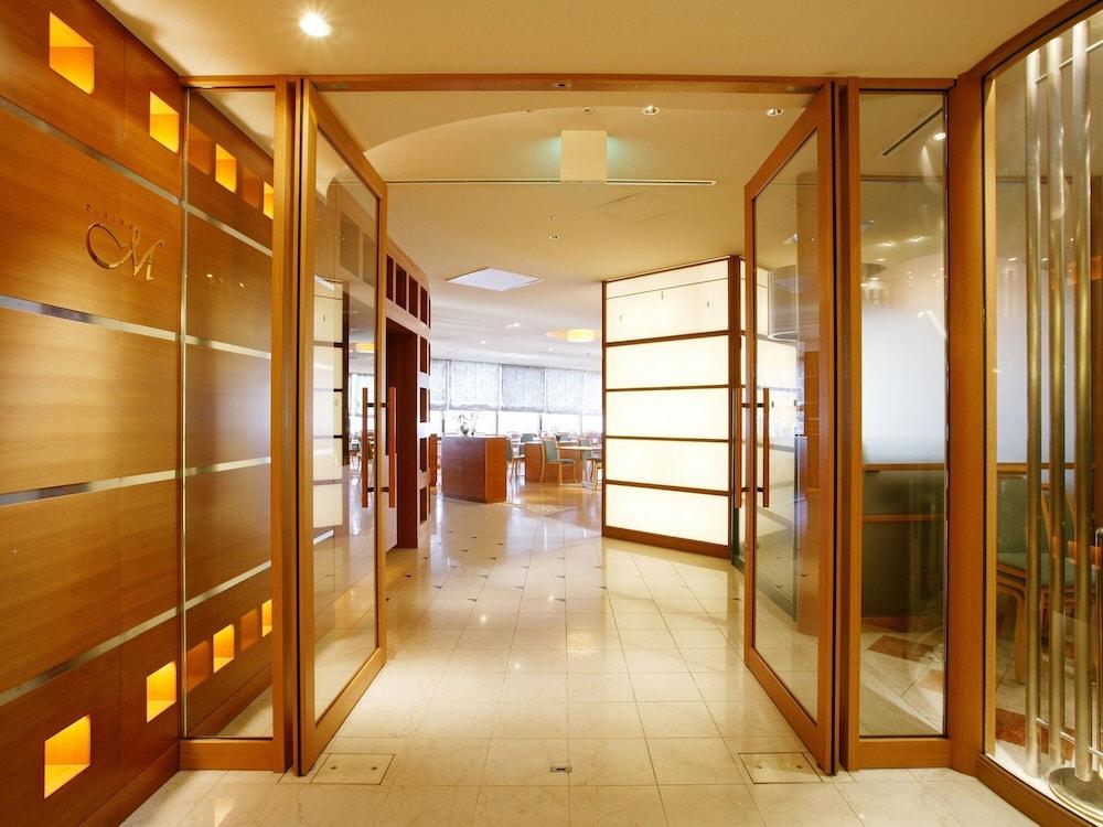 Hotel Granvia Wakayama Buitenkant foto Interior of the lounge
