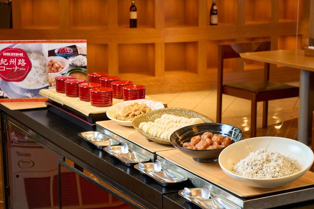 Hotel Granvia Wakayama Buitenkant foto Caviar at a buffet