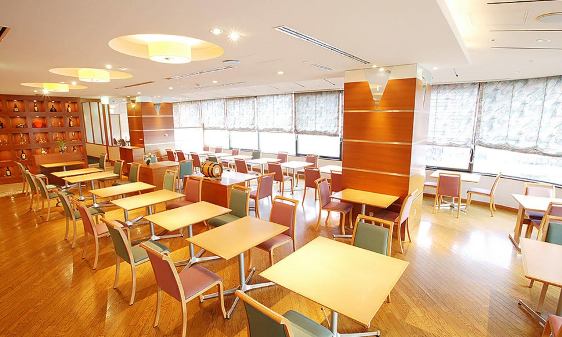 Hotel Granvia Wakayama Buitenkant foto The lounge at Osaka International Airport