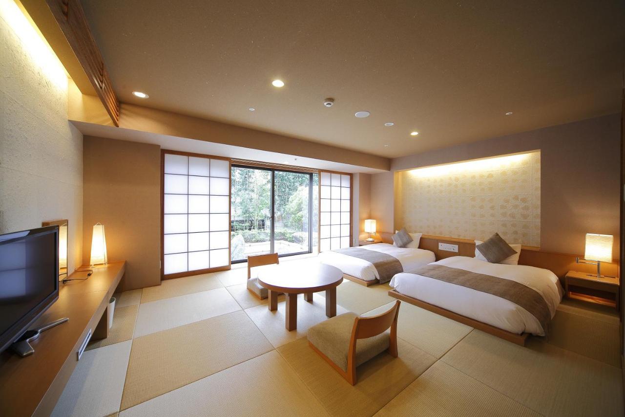 Hotel Granvia Wakayama Buitenkant foto A room at the hotel